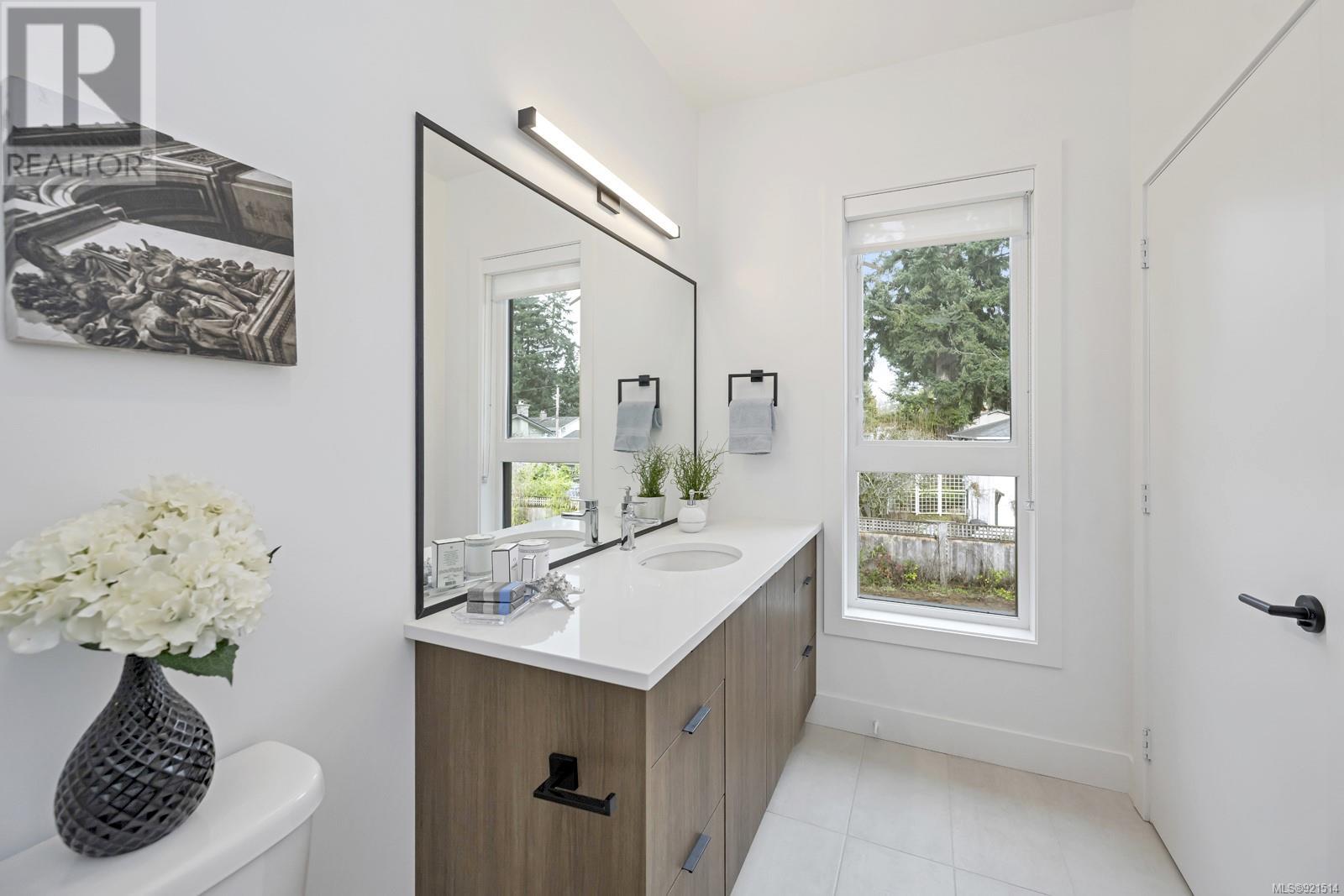 10 2330 Sooke Rd, #10