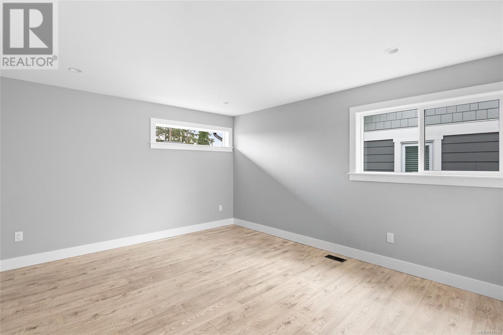 Listing 921536 - Large Photo # 27