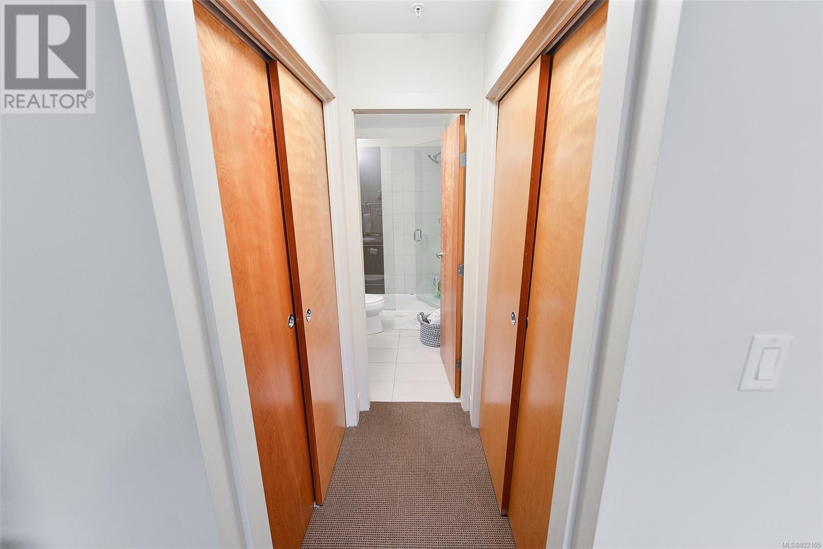 Listing 922165 - Large Photo # 16