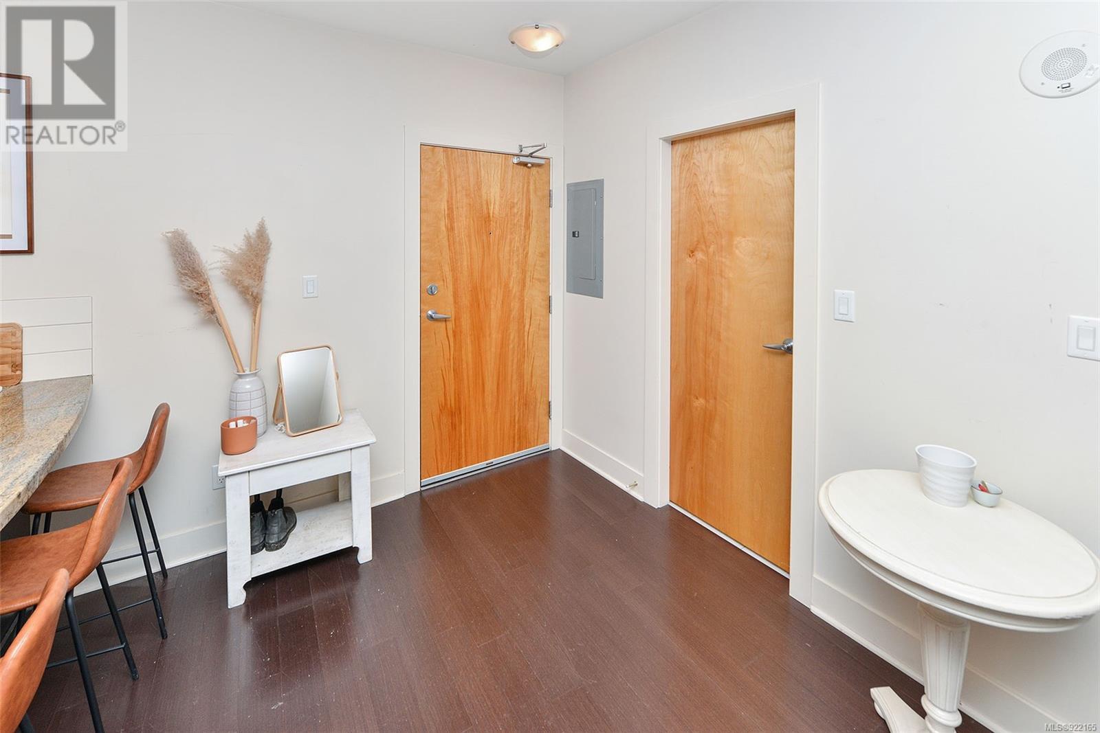 Listing 922165 - Large Photo # 6
