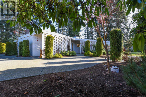4107 Island Hwy S, Campbell River