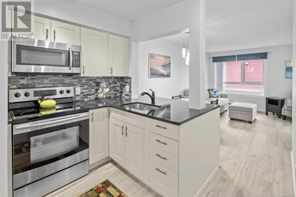 210 2227 James White Blvd, Sidney