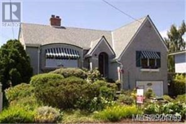2612 RICHMOND Ave, Victoria