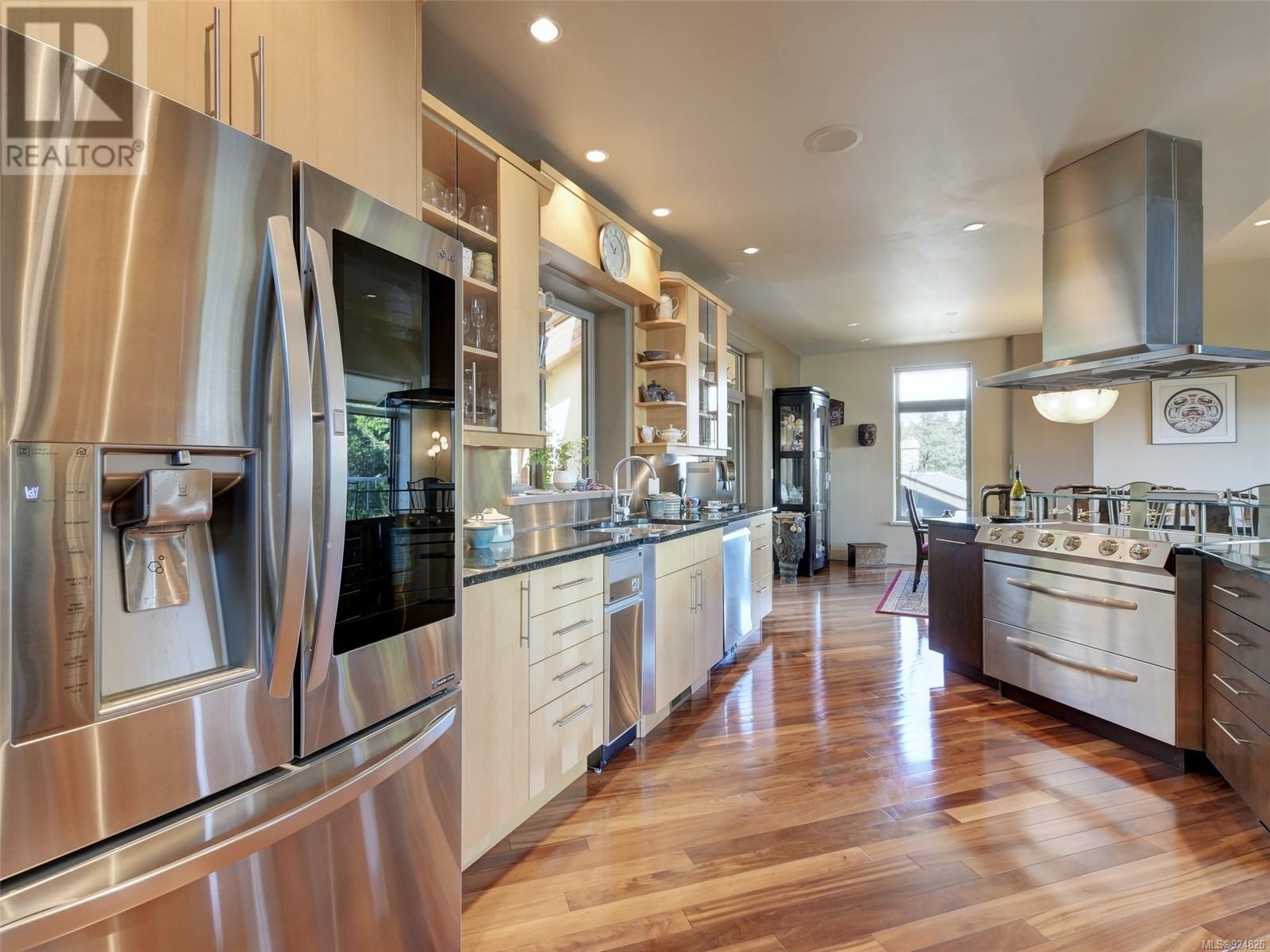 3354 Haida Dr