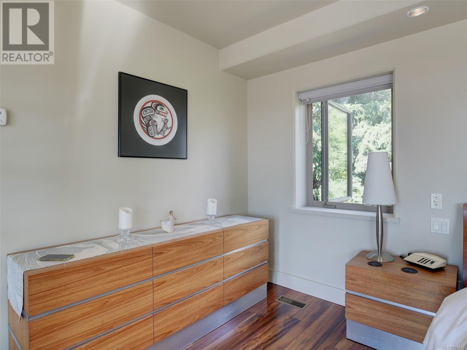 3354 Haida Dr