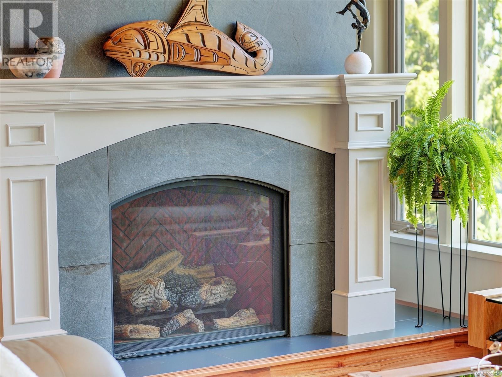 3354 Haida Dr