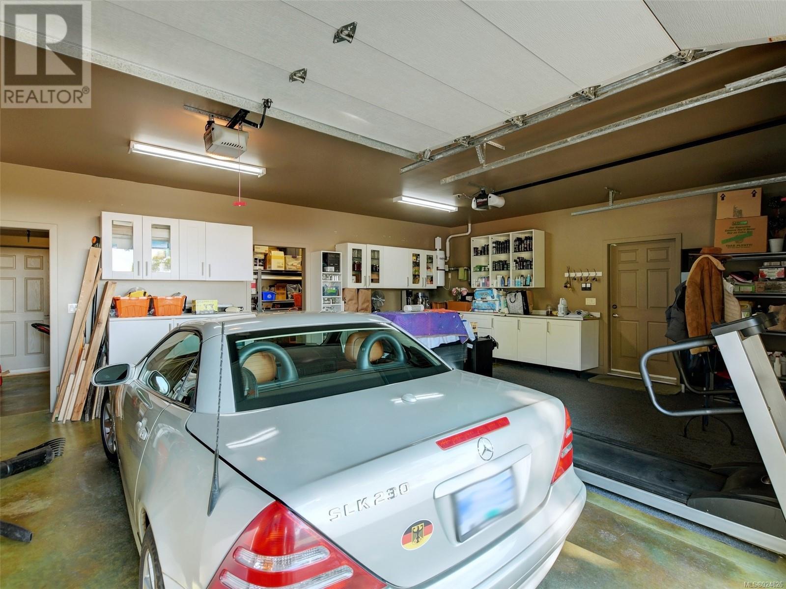 3354 Haida Dr