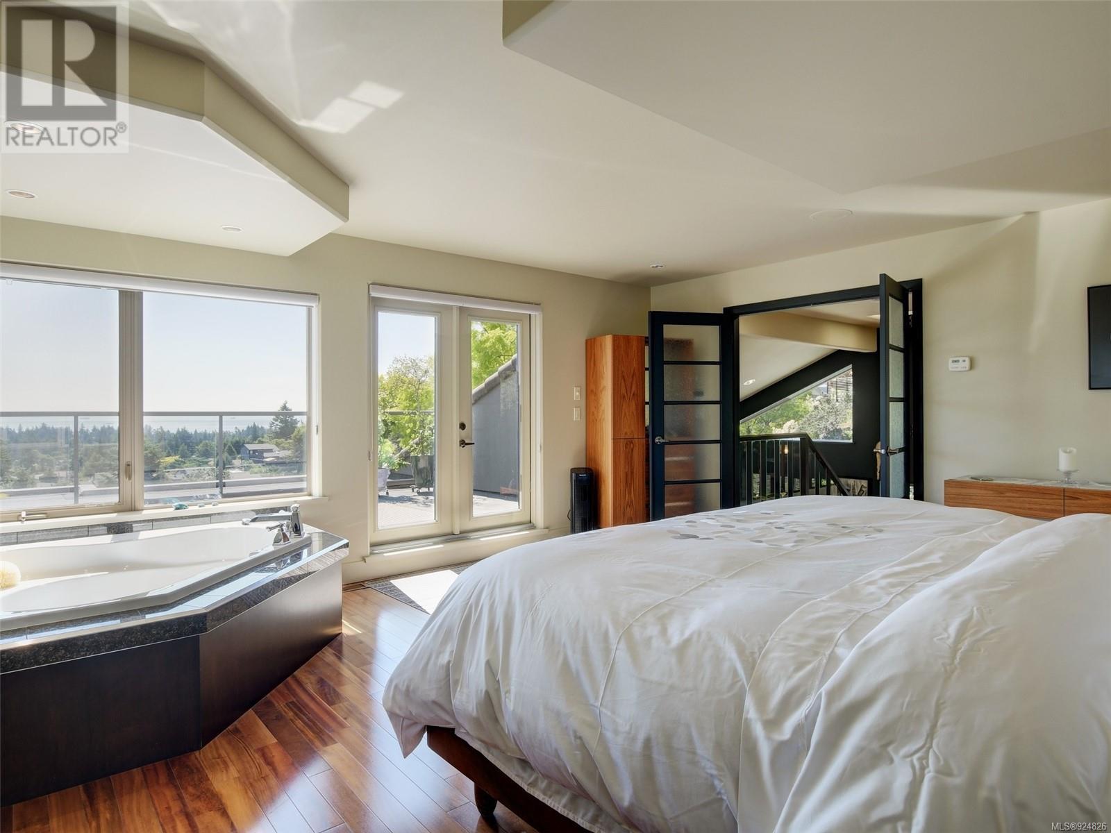 3354 Haida Dr