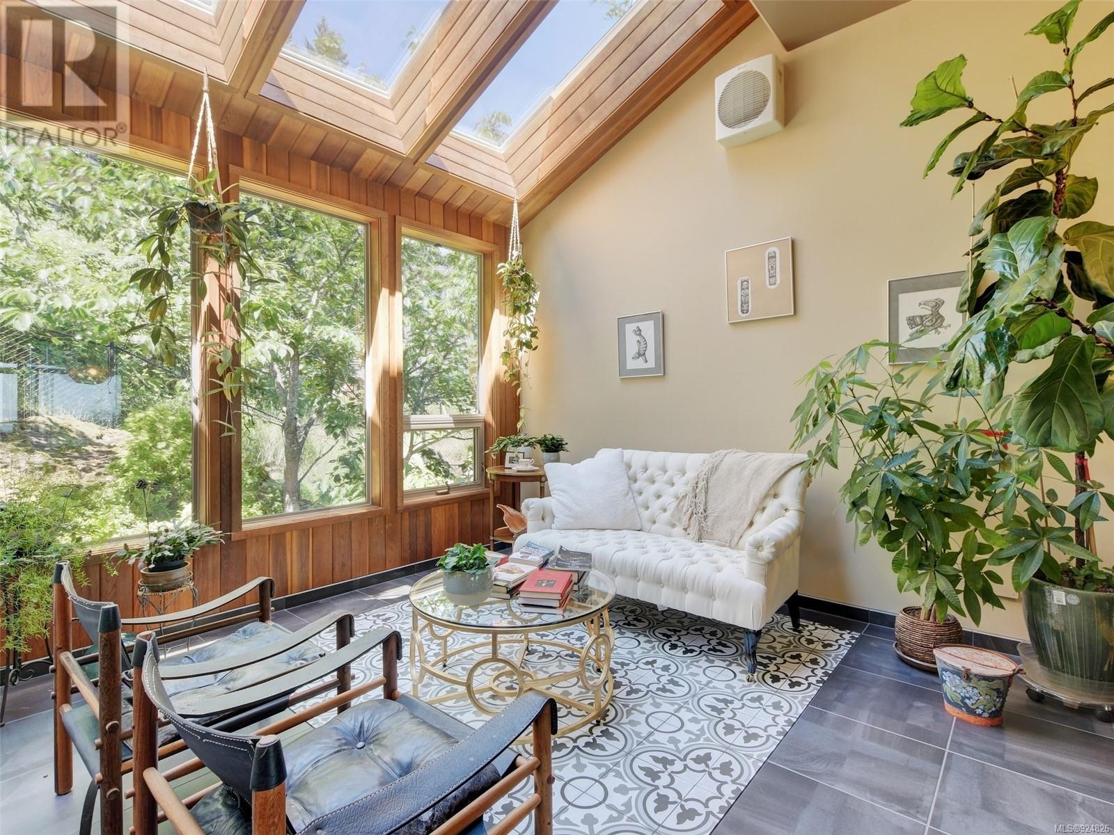 3354 Haida Dr