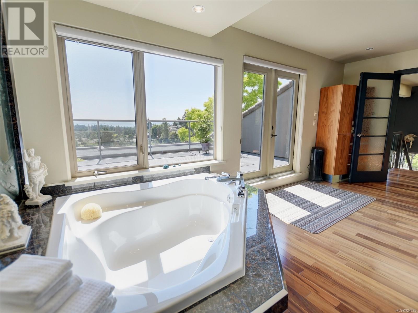 3354 Haida Dr