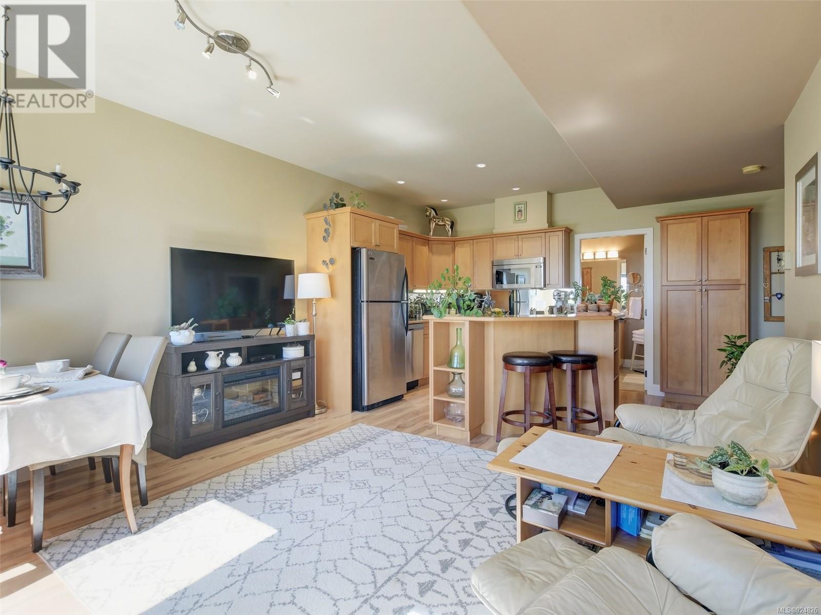 3354 Haida Dr