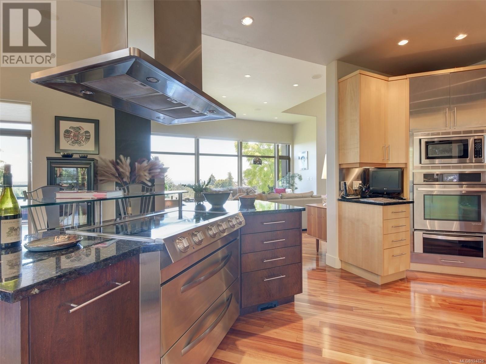 3354 Haida Dr