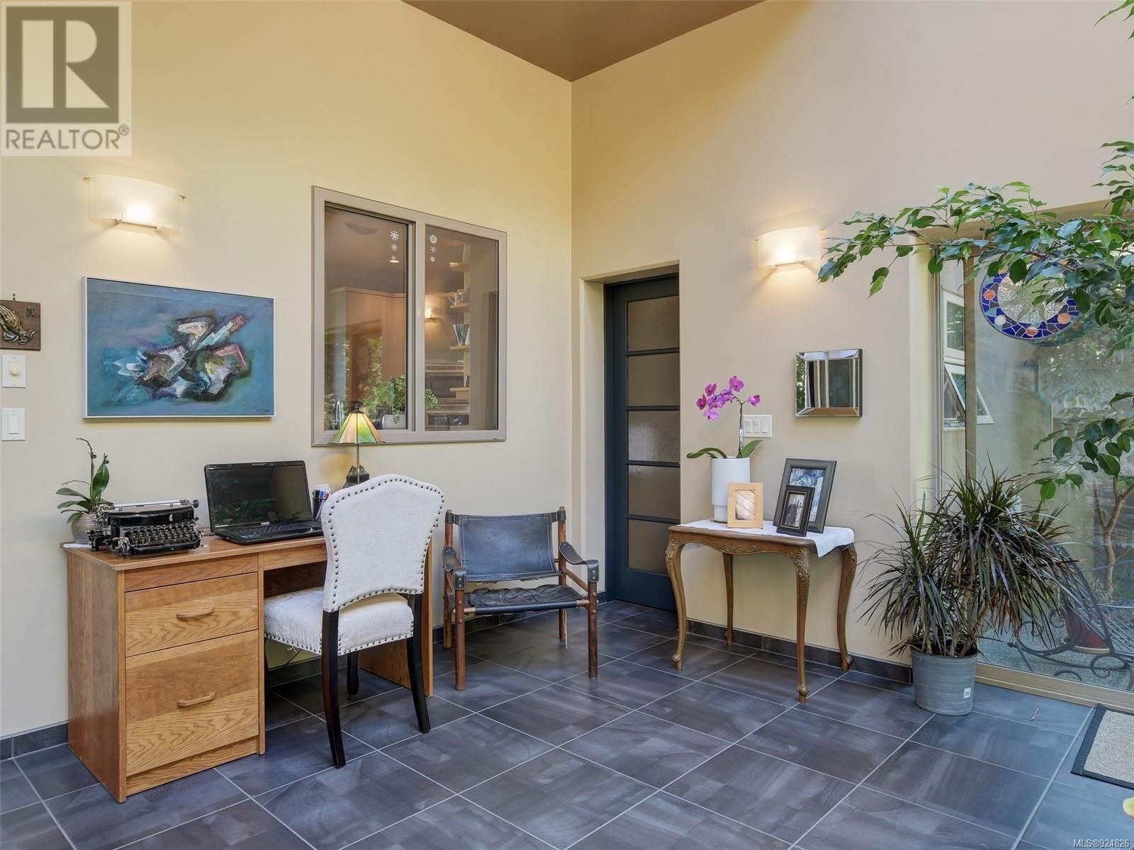3354 Haida Dr