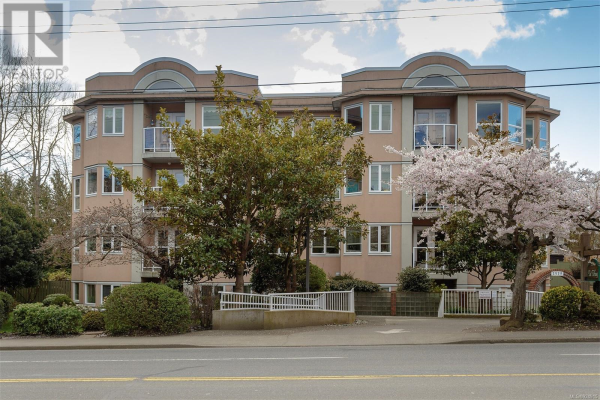 101 1519 Hillside Ave, Victoria