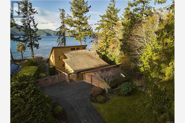 11665 Jupata Way, North Saanich