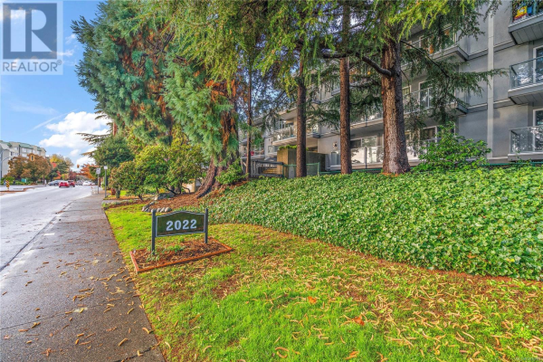 412 2022 Foul Bay Rd, Victoria