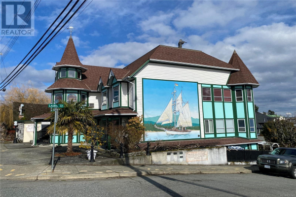 9847 Willow St, Chemainus