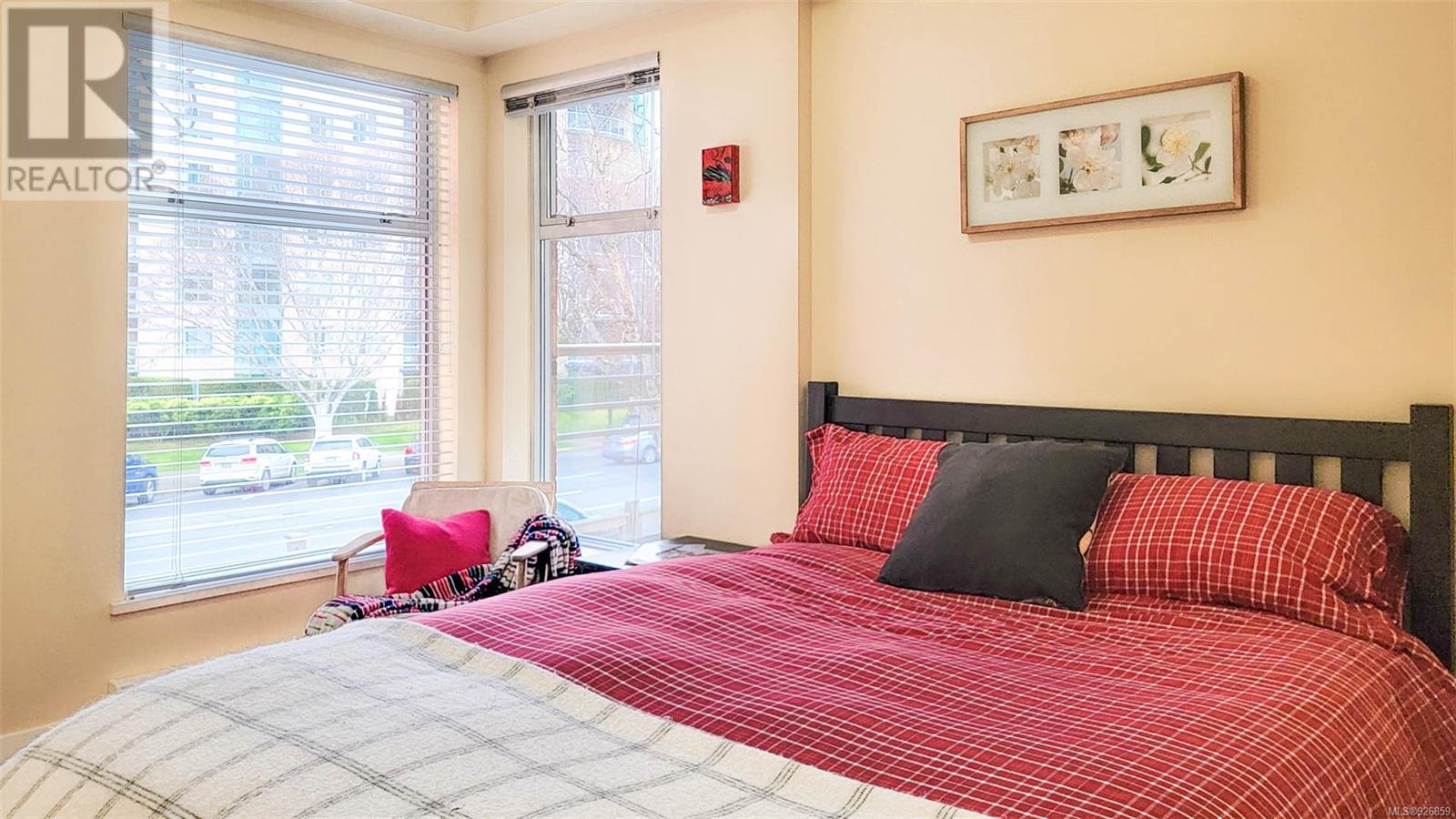 Listing 926859 - Large Photo # 14