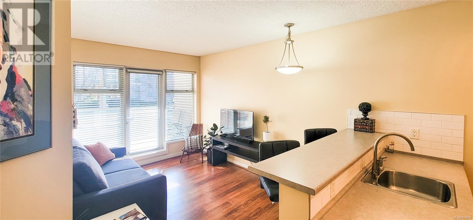 Listing 926859 - Large Photo # 13