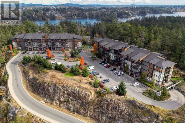 203 286 Wilfert Rd, View Royal