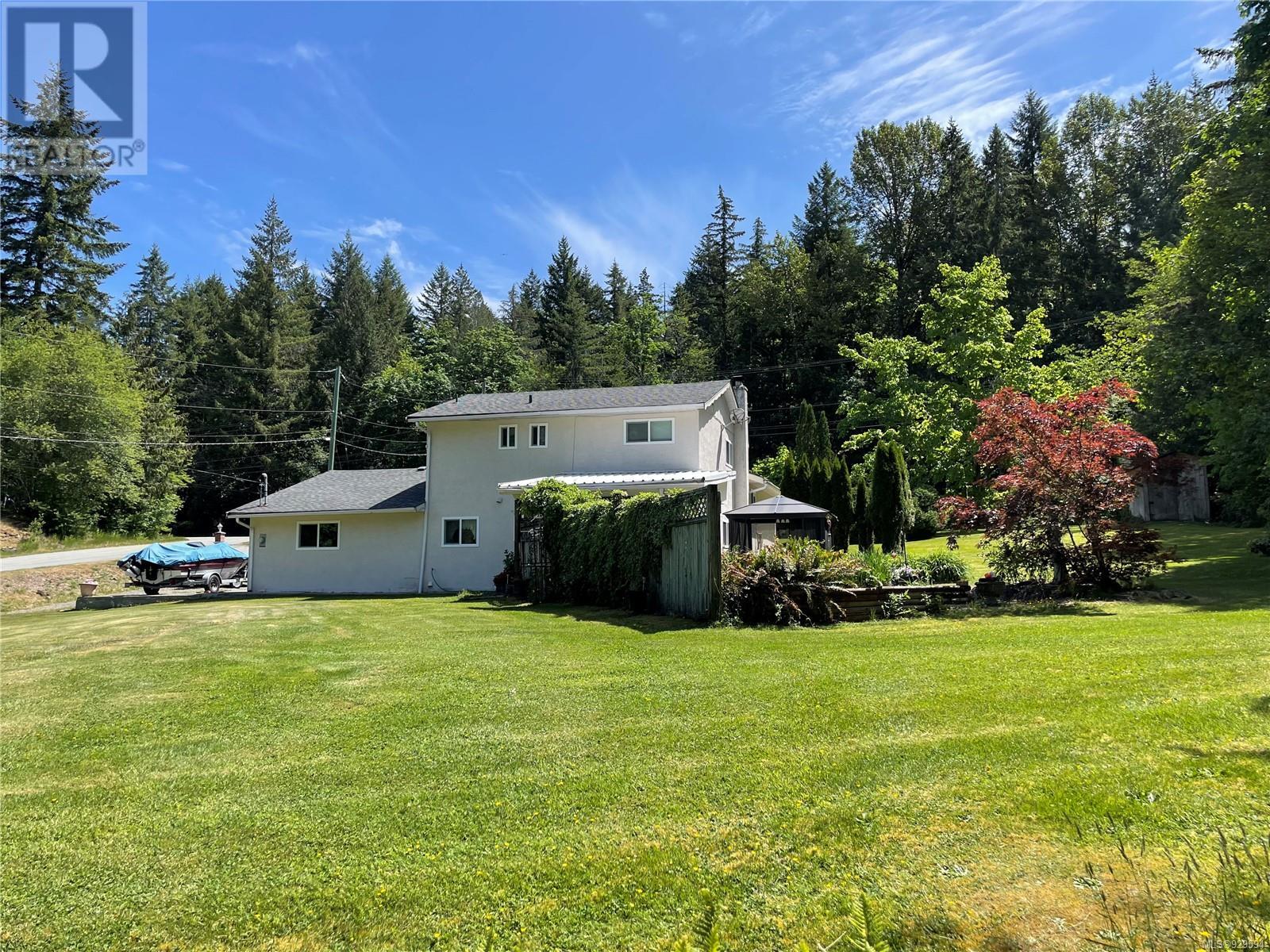 8411 Dickson Dr