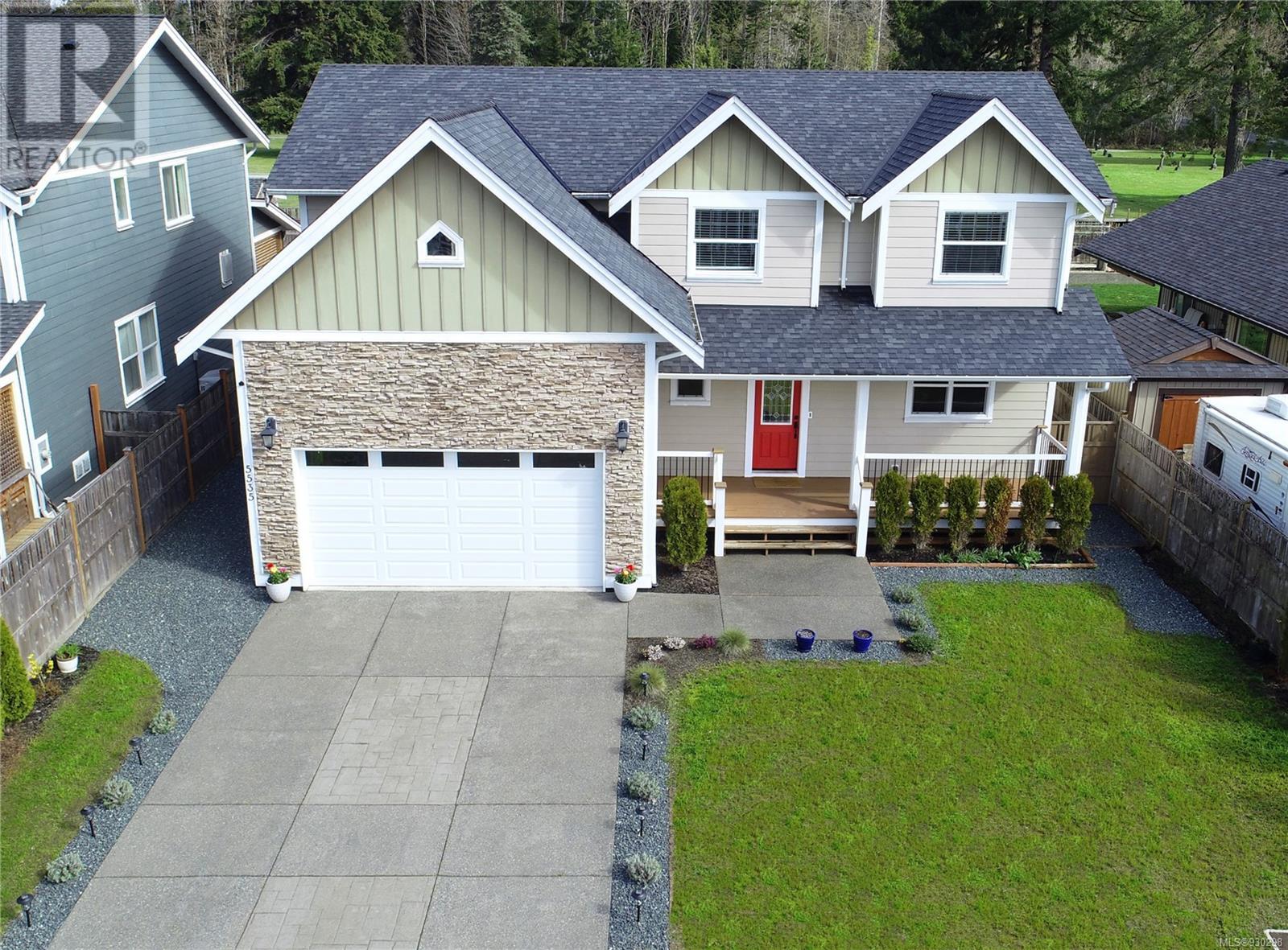 5535 Swallow Dr