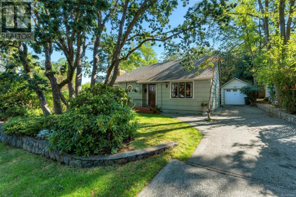 1031 Verrinder Ave, Victoria