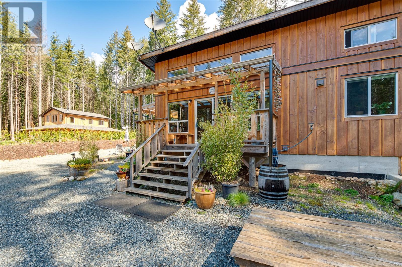 3782 Petrel Dr
