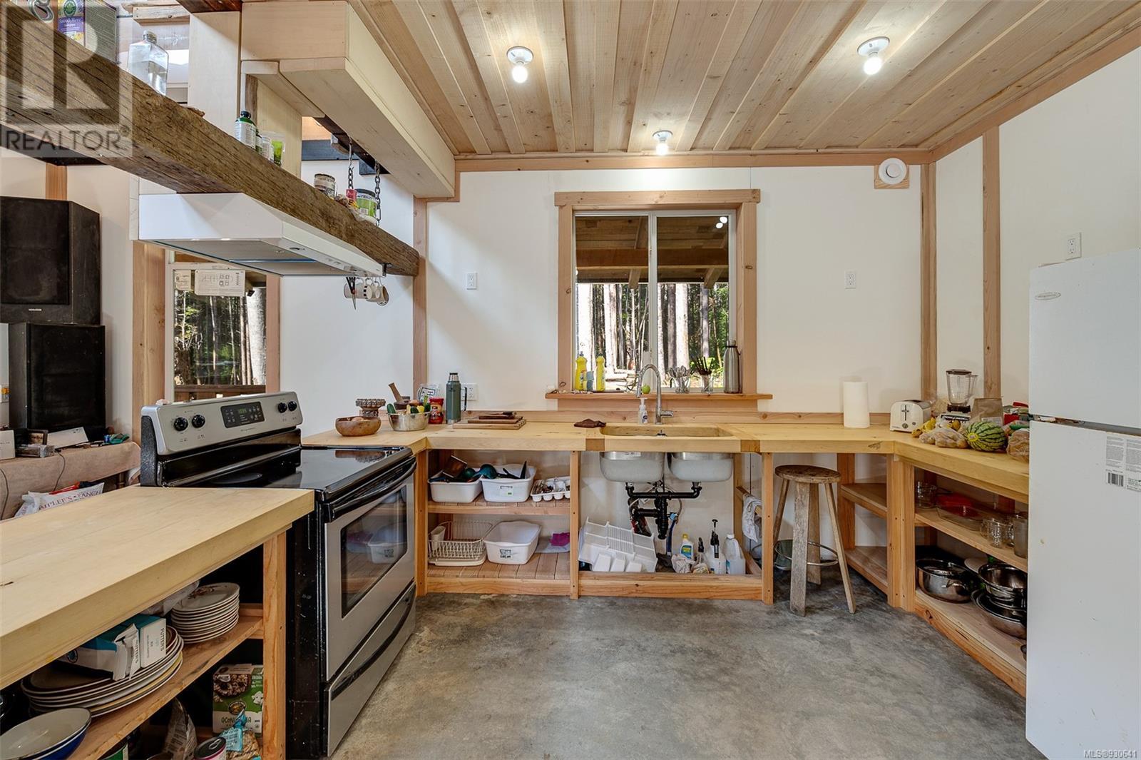 3782 Petrel Dr