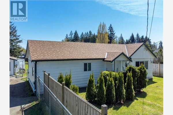221 Petersen Rd, Campbell River