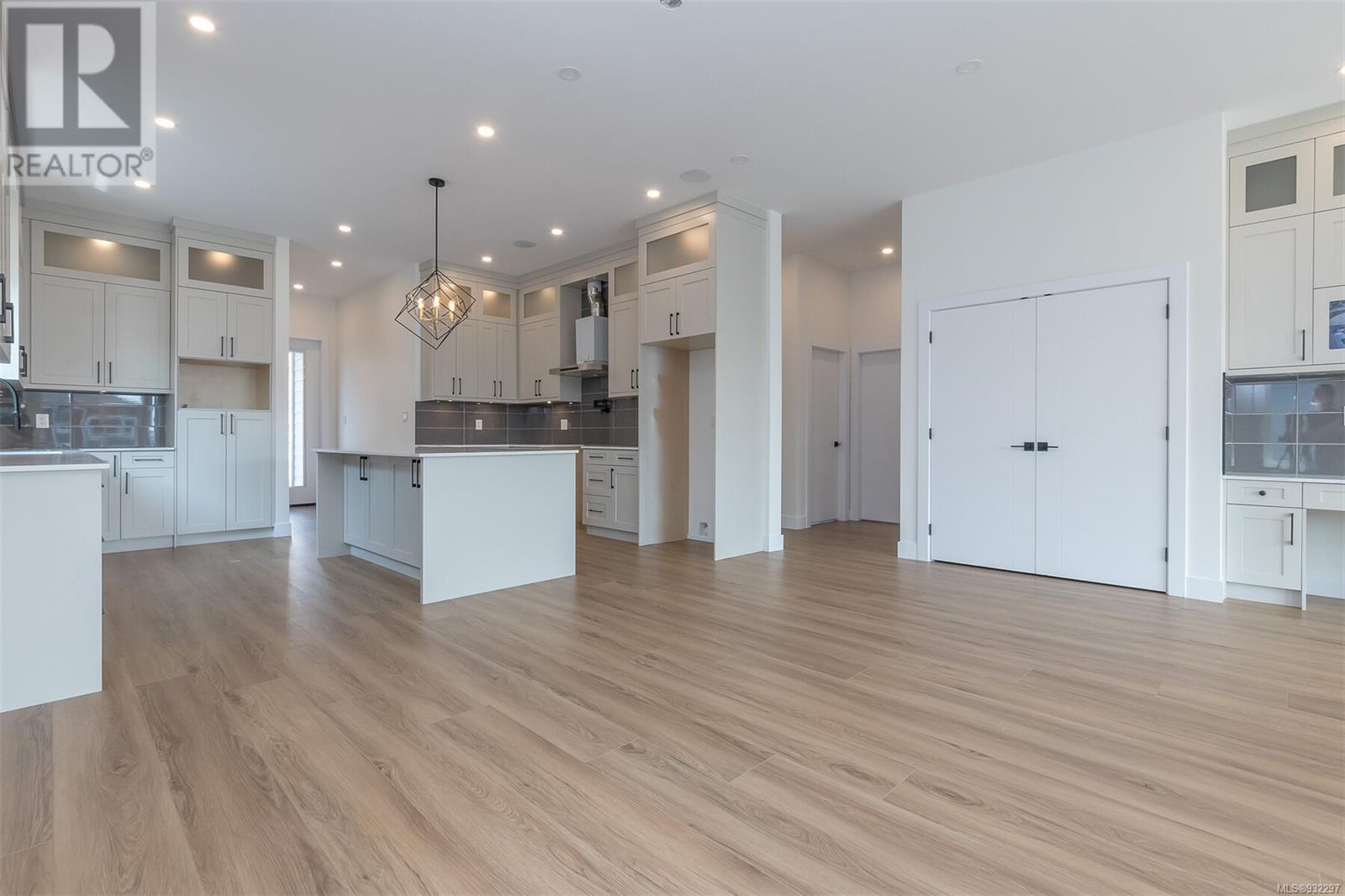 Listing 932297 - Large Photo # 7
