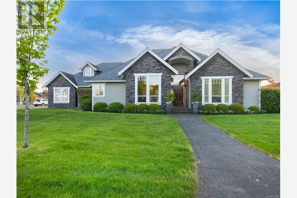 2160 Forest Grove Dr, Campbell River