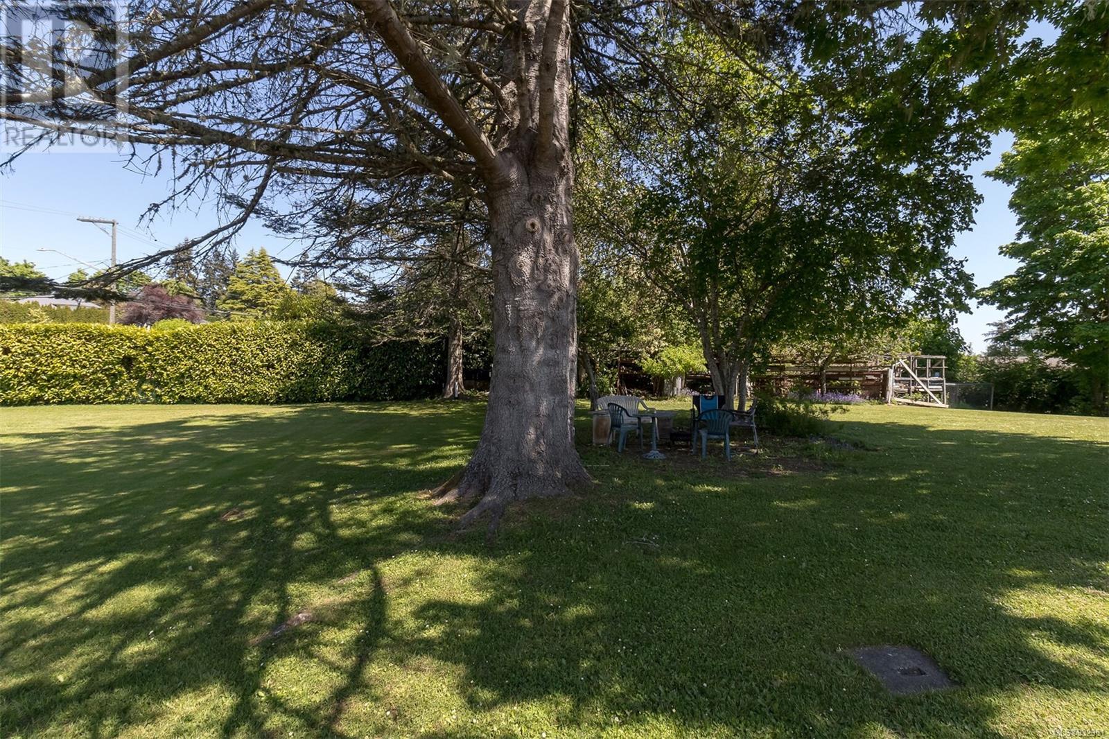 6787 Grant Rd W