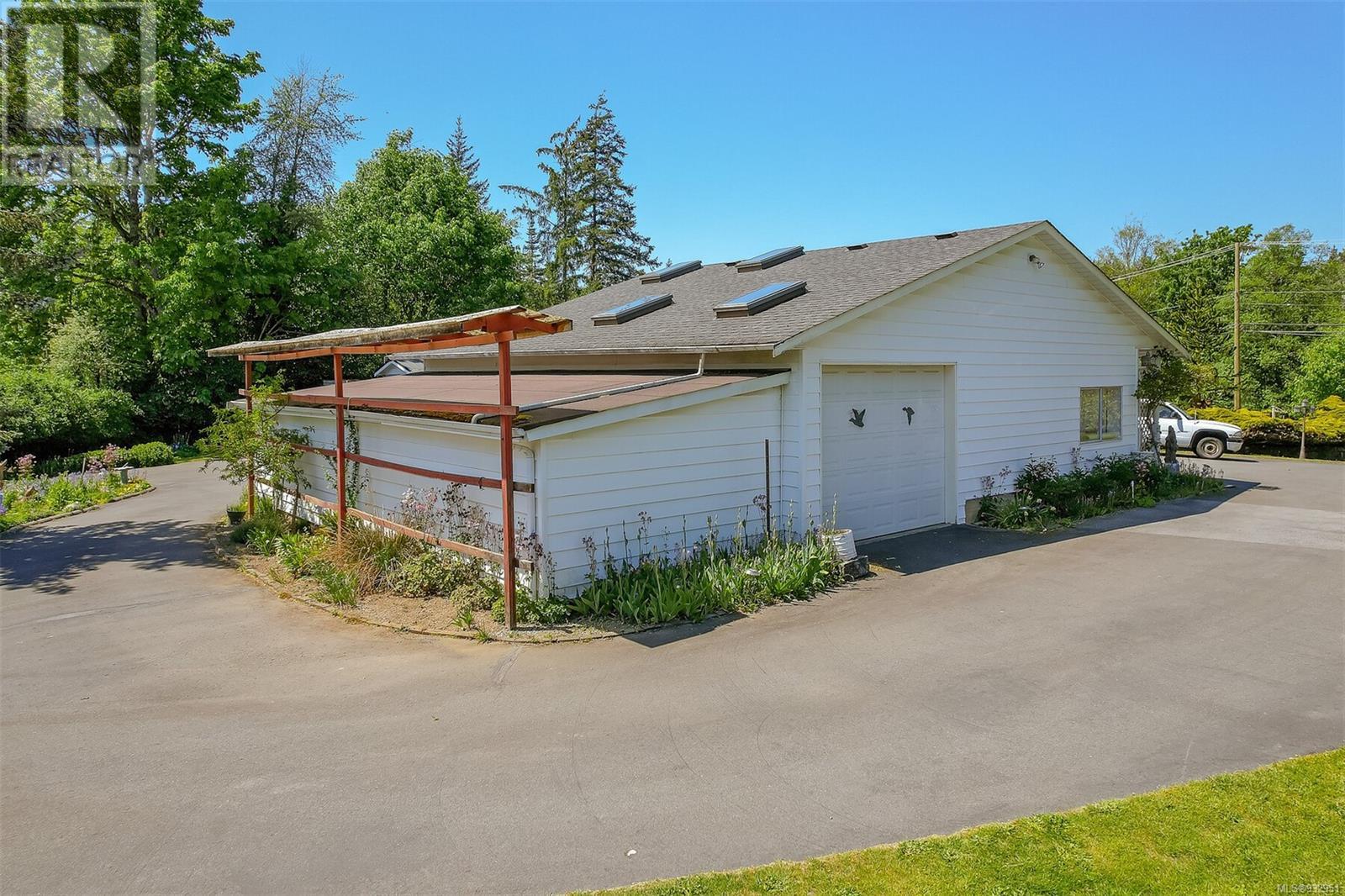 6787 Grant Rd W