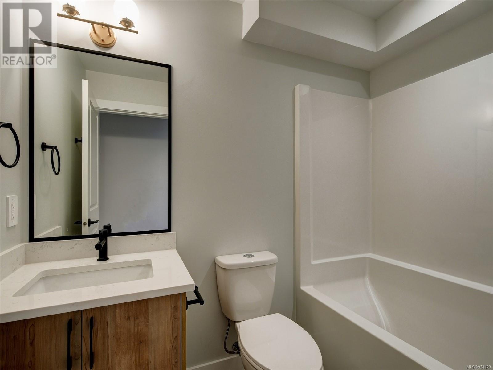 B 2050 Charters Rd, #B