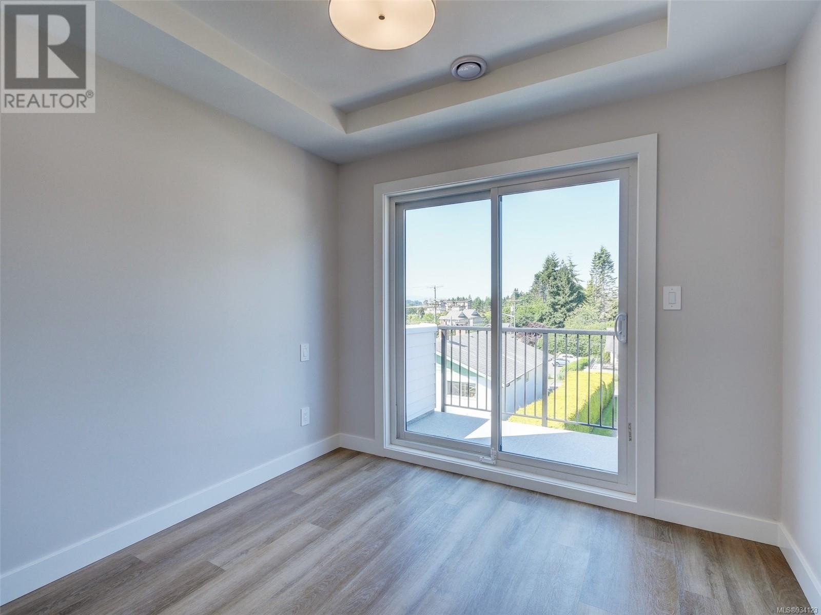 B 2050 Charters Rd, #B