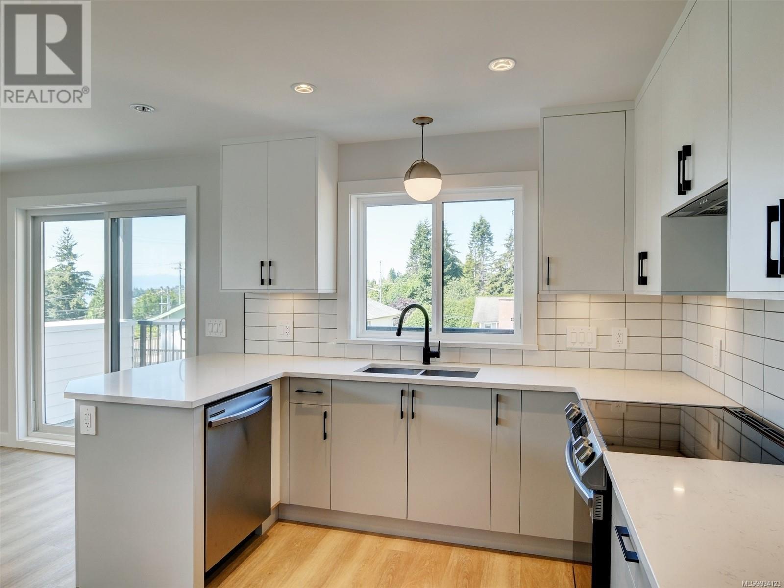 B 2050 Charters Rd, #B