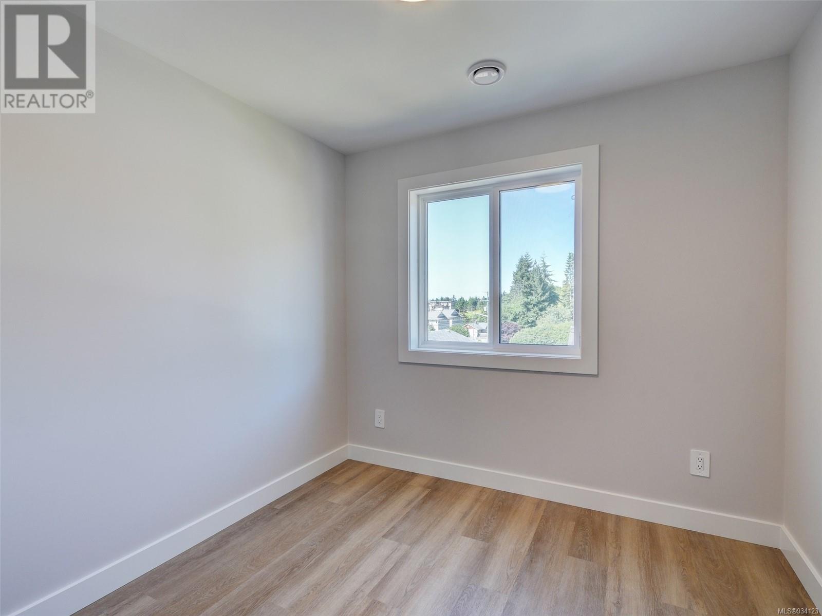 B 2050 Charters Rd, #B