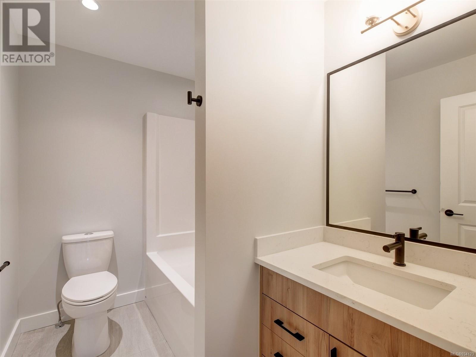 B 2050 Charters Rd, #B