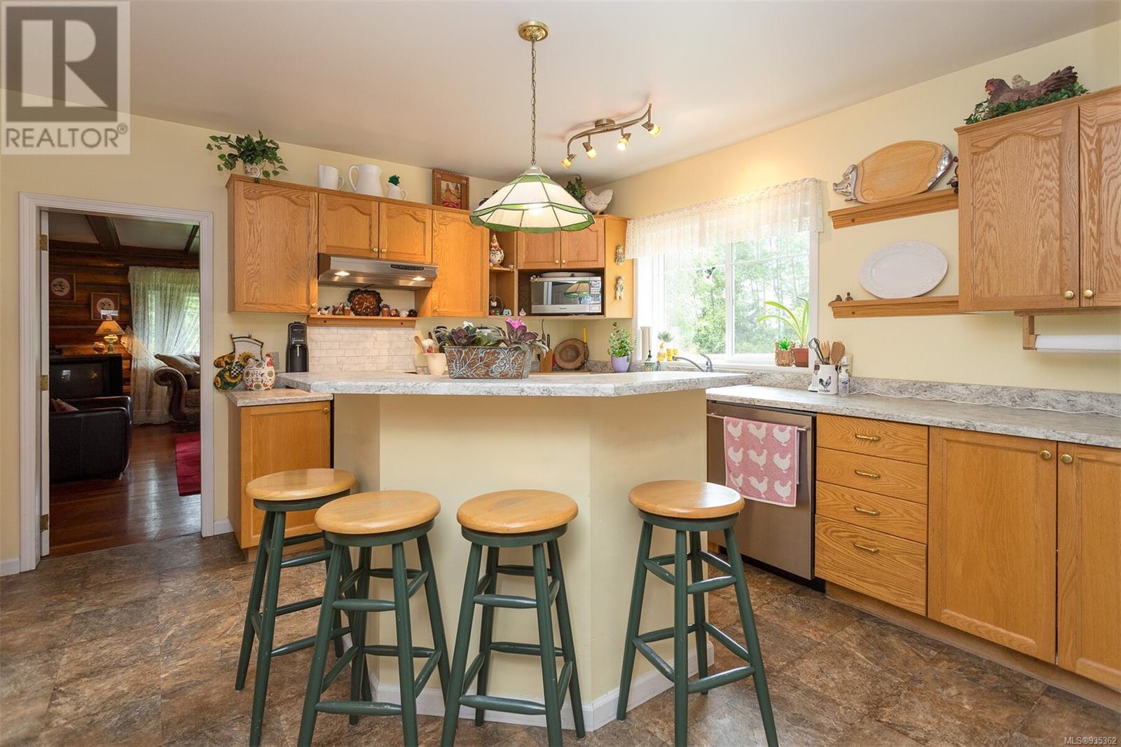 5162 Sooke Rd
