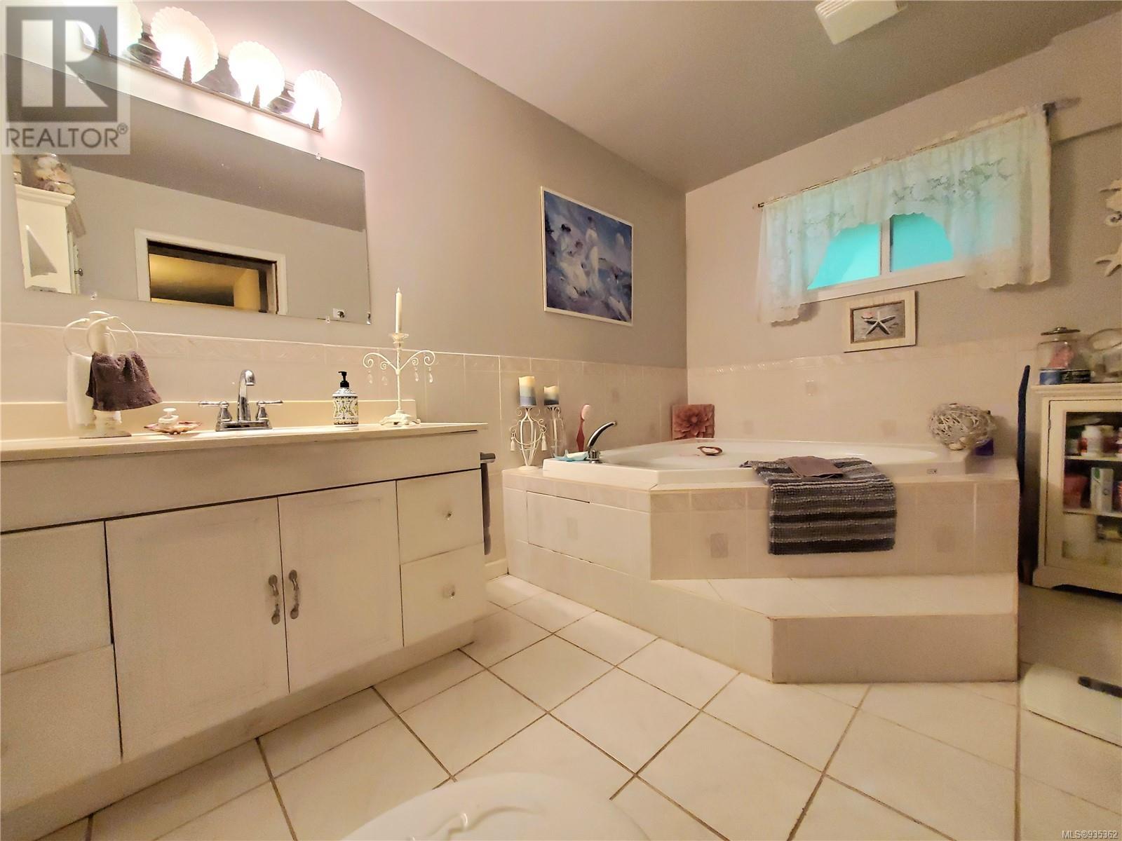 5162 Sooke Rd