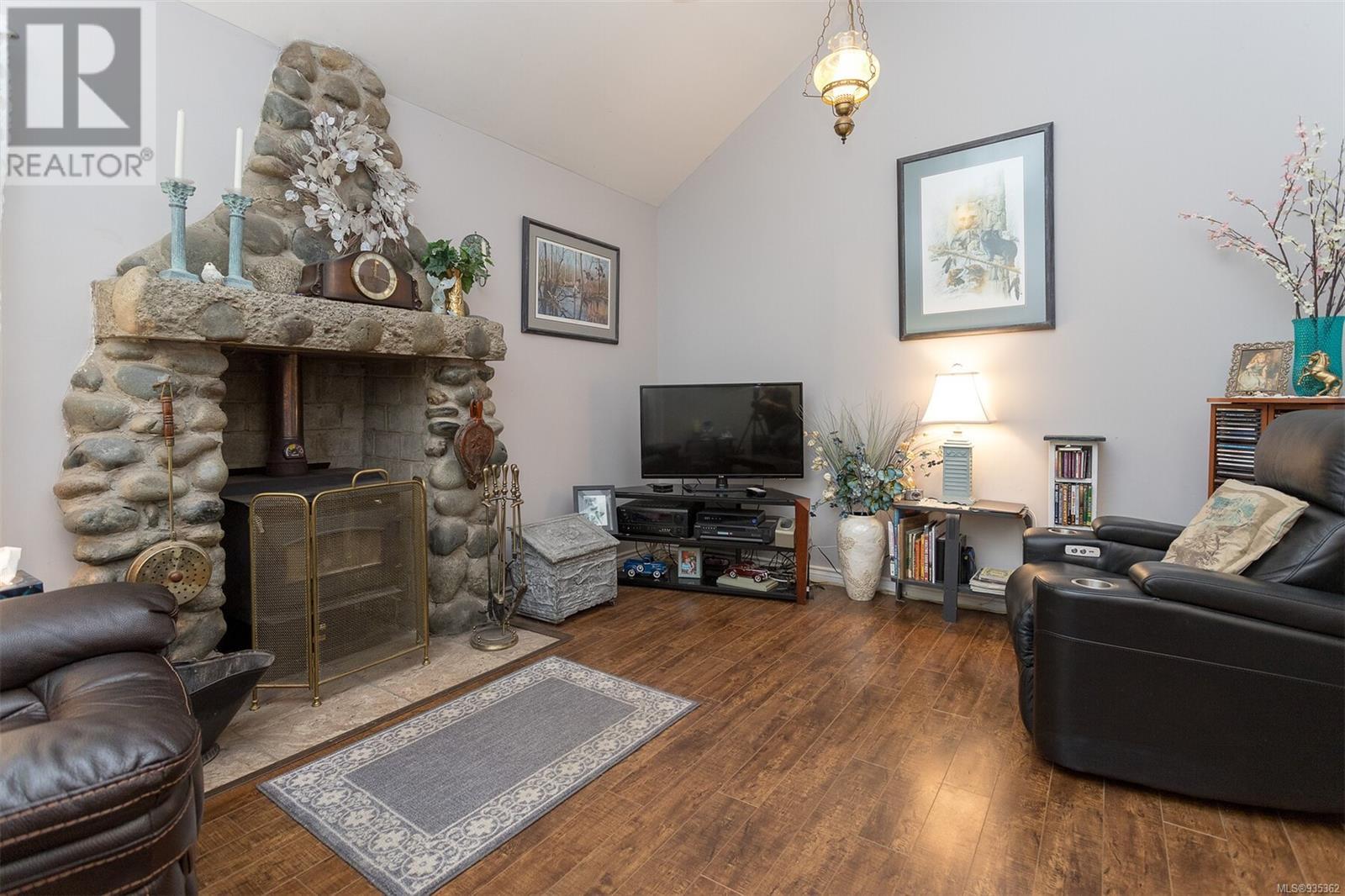 5162 Sooke Rd