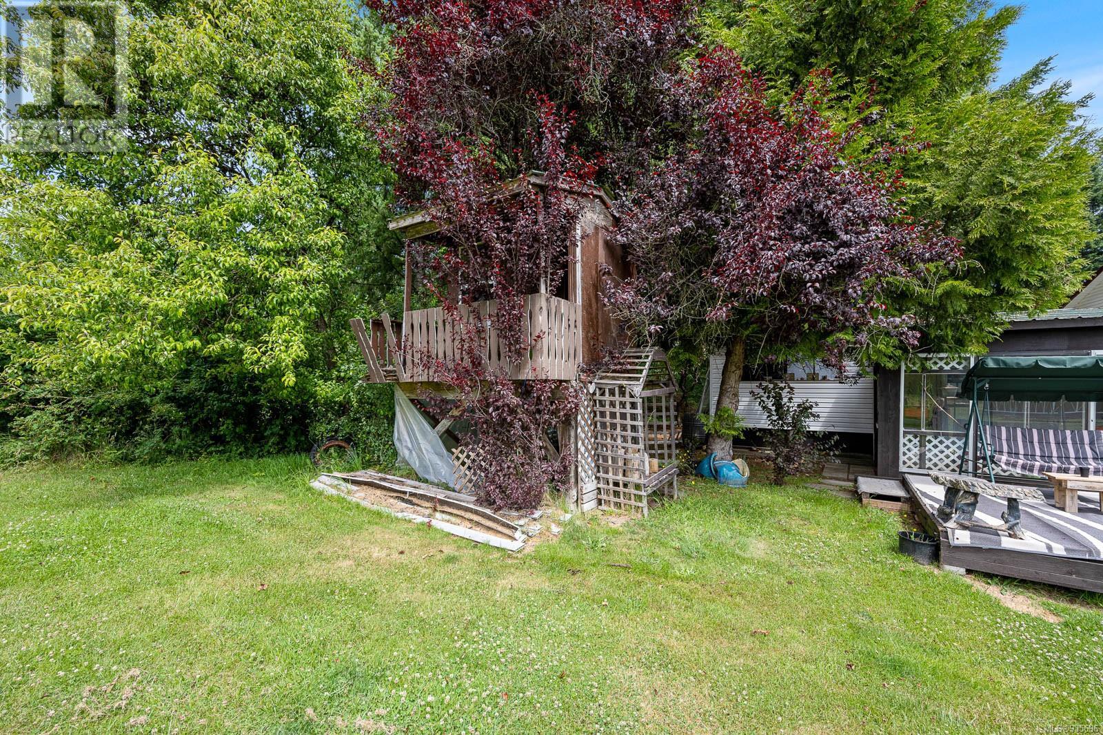 8225 Island Hwy