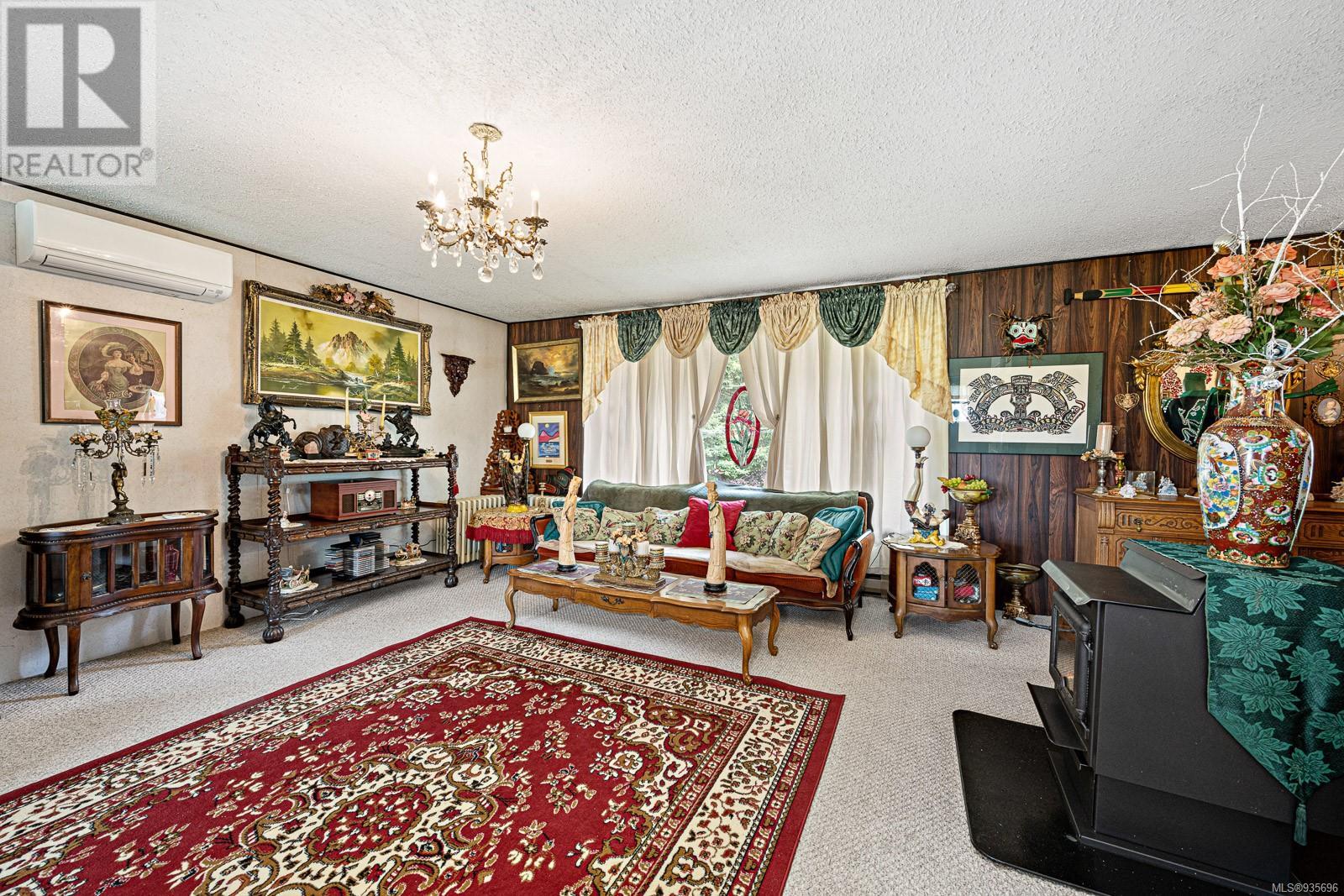 8225 Island Hwy