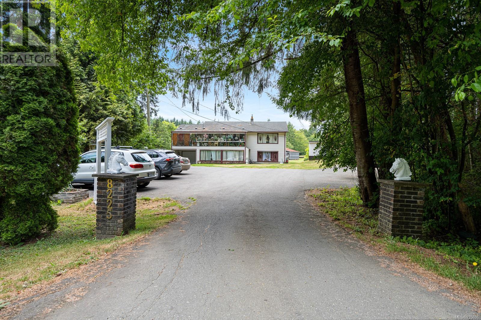 8225 Island Hwy