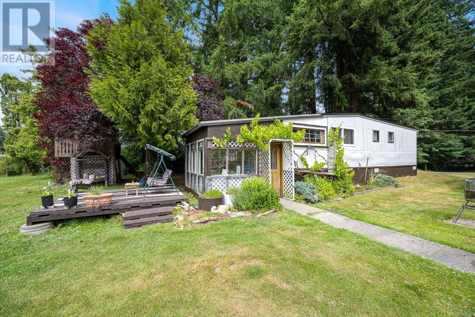 8225 Island Hwy