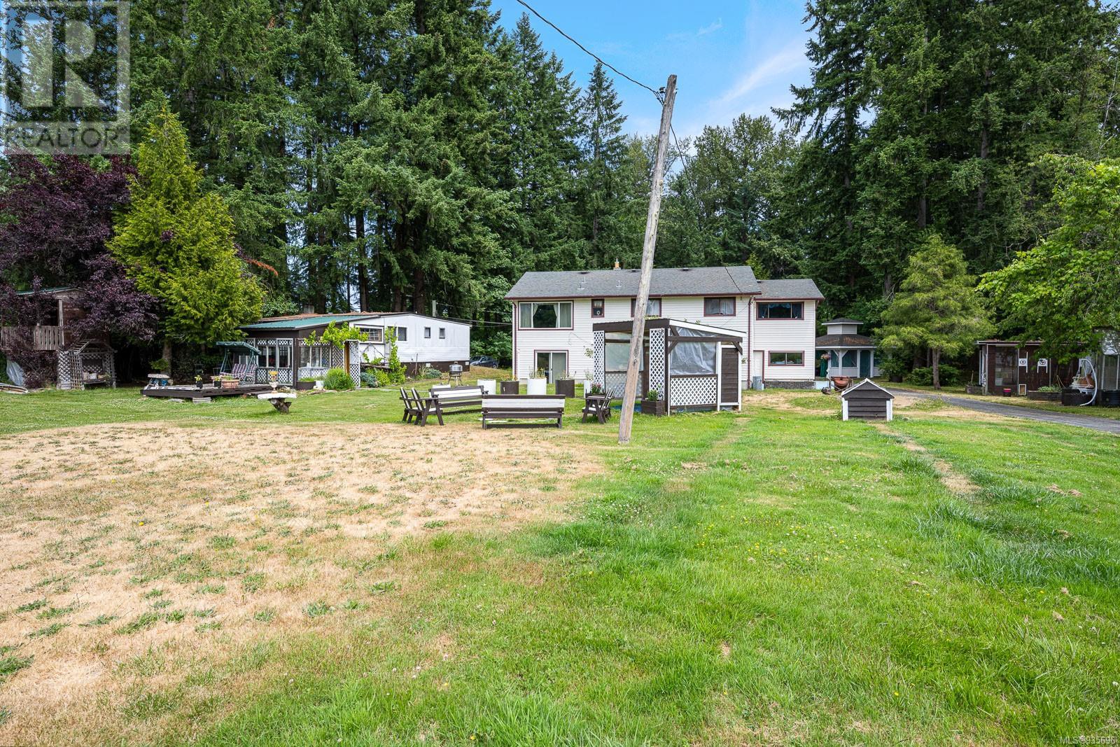 8225 Island Hwy