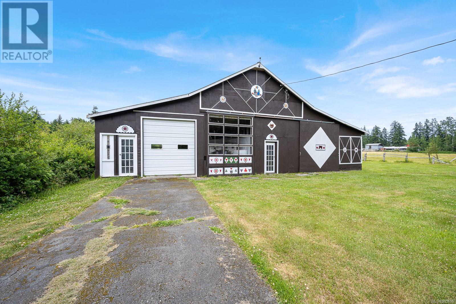 8225 Island Hwy