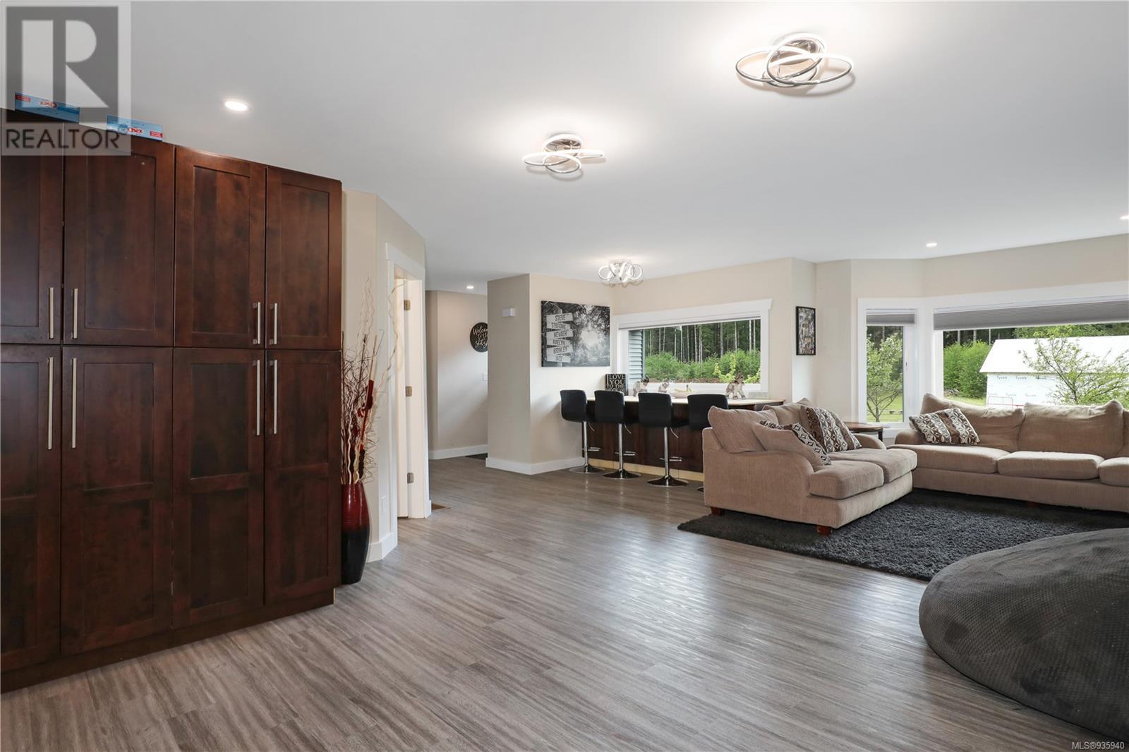 2040 Dzini Rd