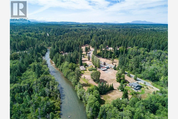 3821 Woodhus Rd, Campbell River